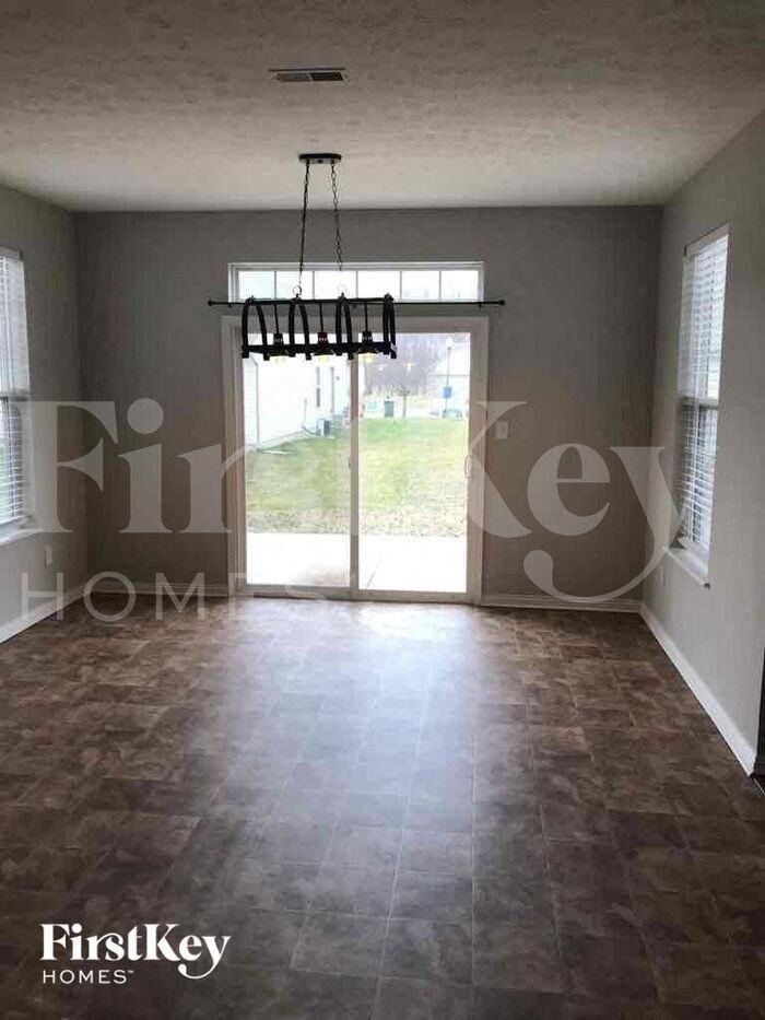 1857 Murdoch Dr - Photo 2 of 5