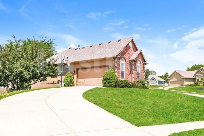 13400 Sycamore Dr - Photo 2 of 16