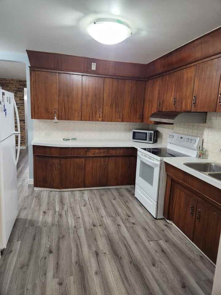 10616 155 Street Northwest - Photo 2 of 8