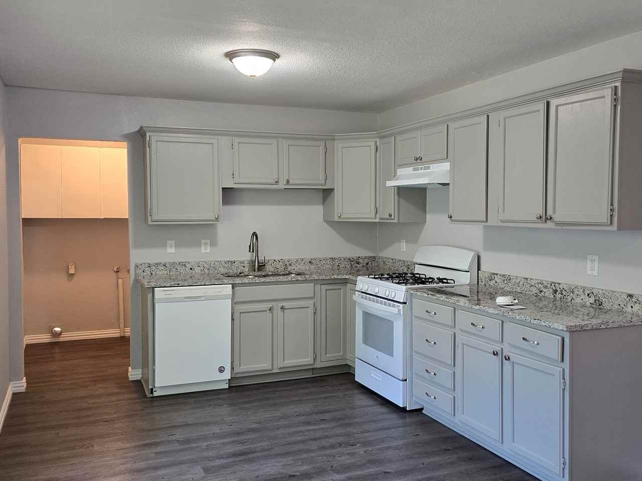4855 Kyledale Ct - Photo 3 of 21