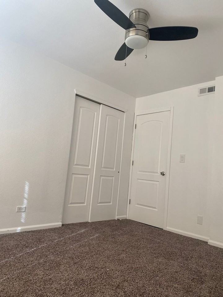 9370 E Girard Ave - Photo 6 of 26