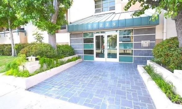 11225 Peach Grove Street - Photo 2 of 12