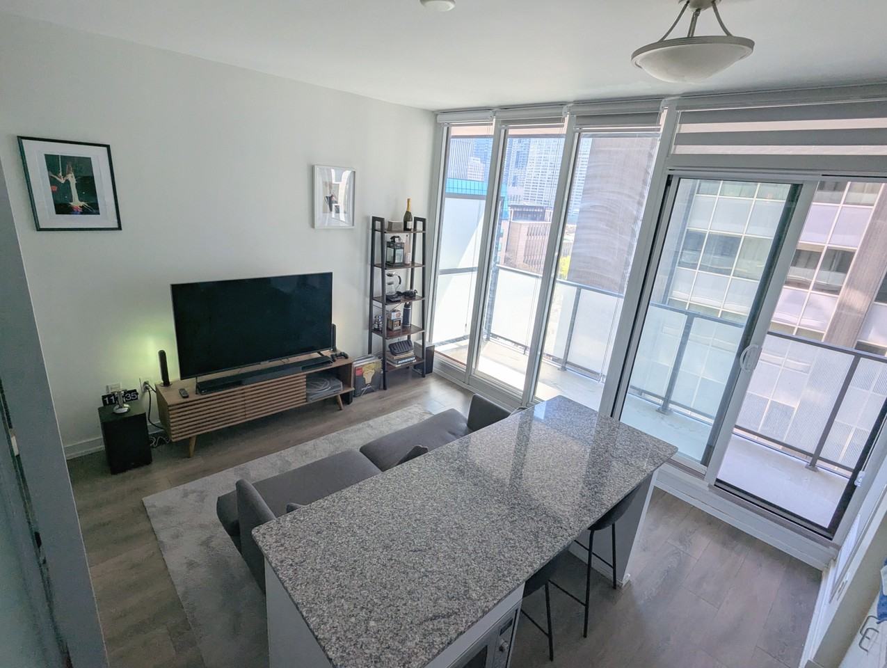 426 University Avenue - Photo 2 of 9