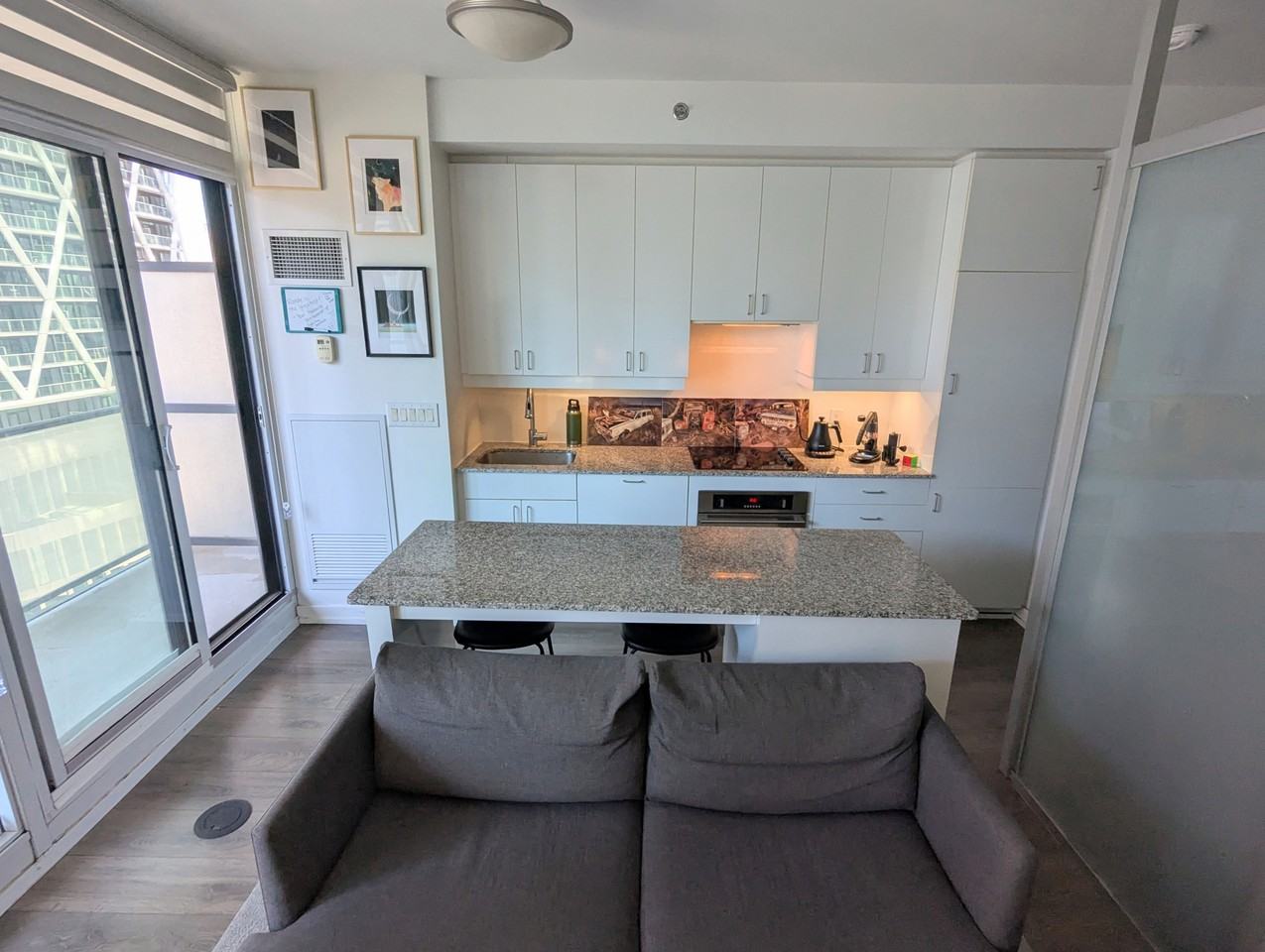 426 University Avenue - Photo 3 of 9