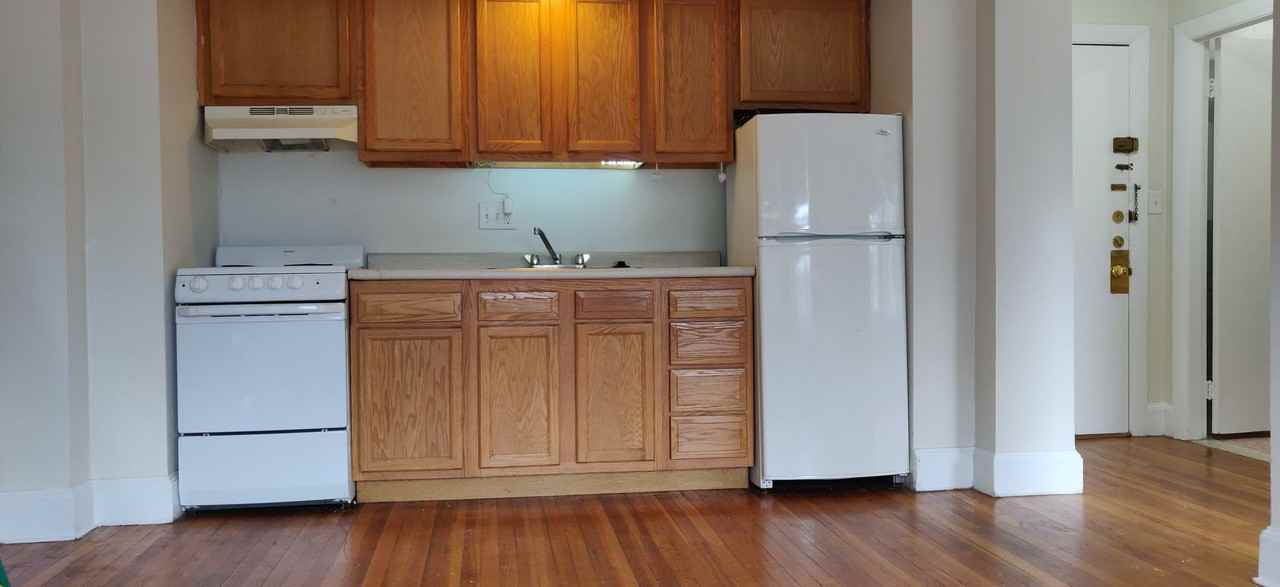 40 Lancaster Ter - Photo 4 of 31