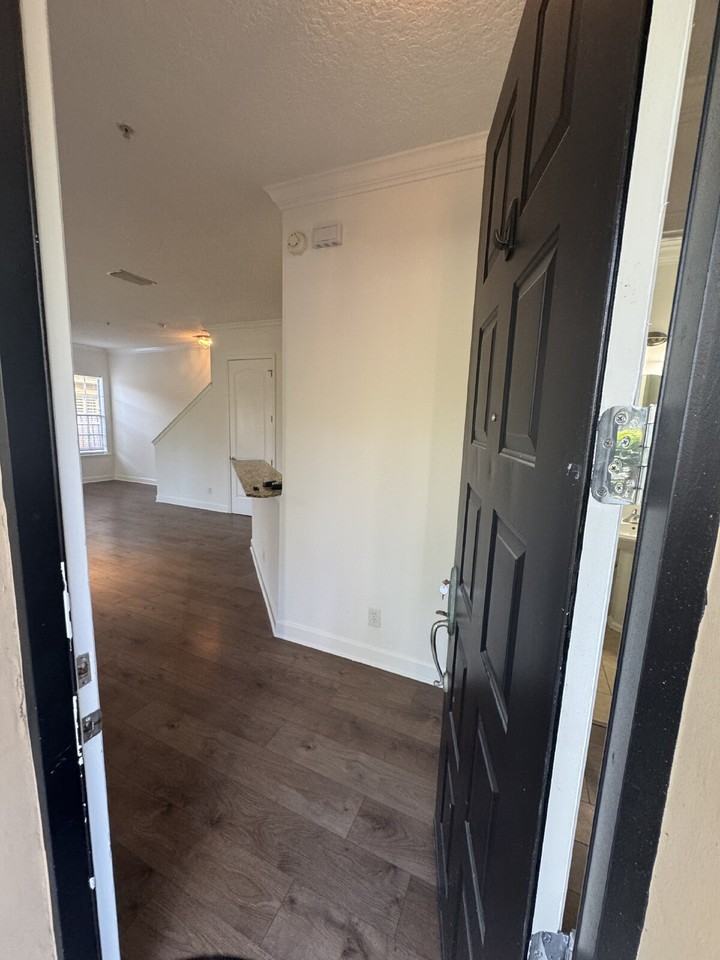 3210 W Horatio St - Photo 2 of 24