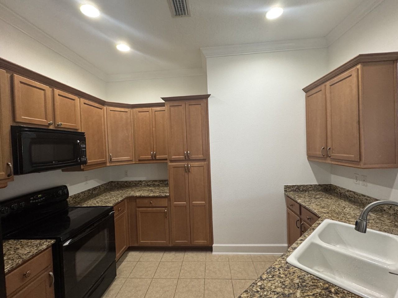 3210 W Horatio St - Photo 6 of 24