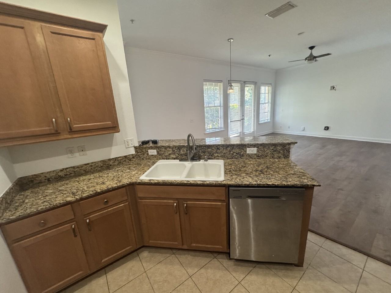 3210 W Horatio St - Photo 7 of 24