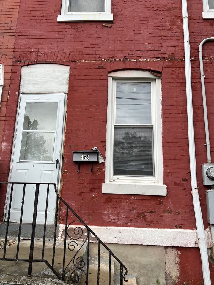 468 W Hanover St - Photo 2 of 6