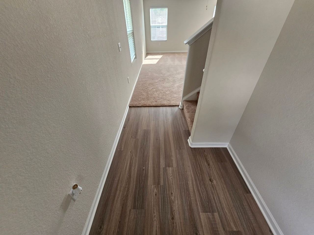 524 Hawley St - Photo 3 of 43