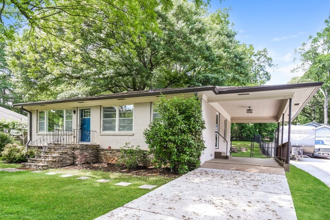 81 Hill St Se - Photo 3 of 27