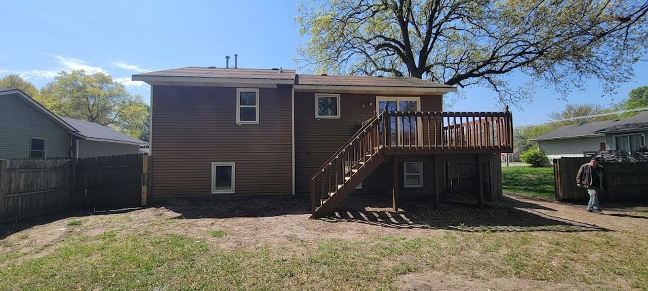 205 Liberty St - Photo 2 of 5