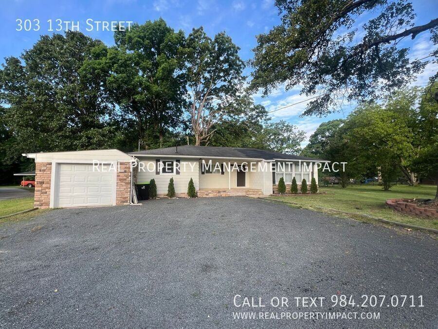 303 13th St - Photo 2 of 33