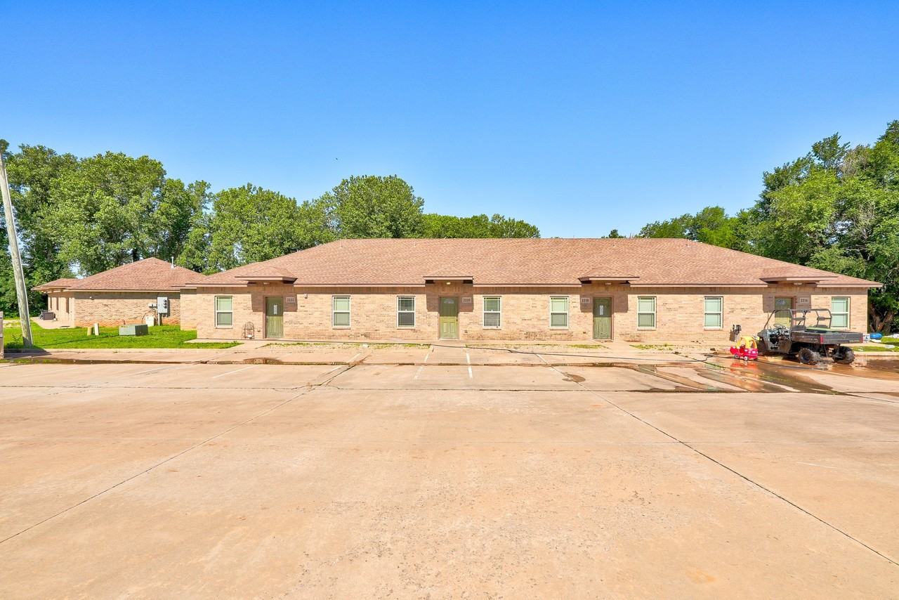 2221 W Utah Ave #2221 - Photo 2 of 44