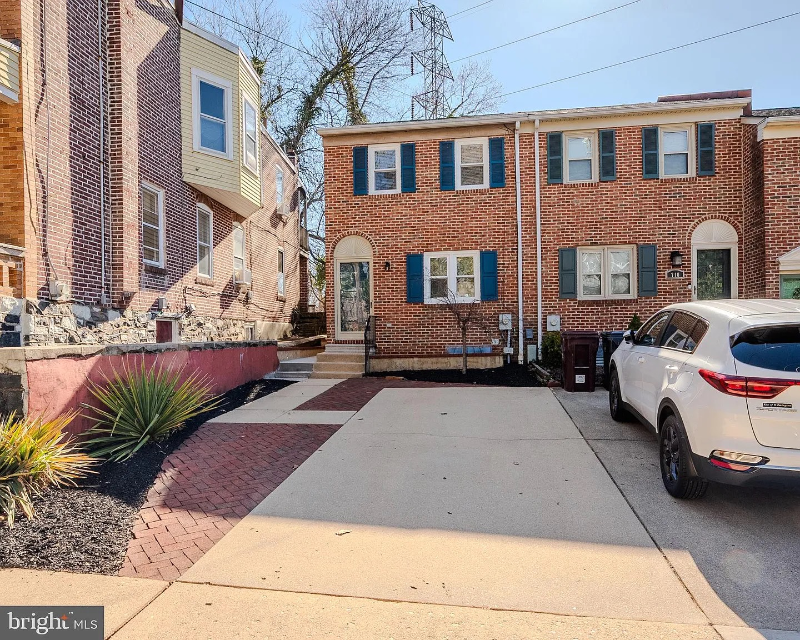 712 Woodlawn Ave - Photo 2 of 17