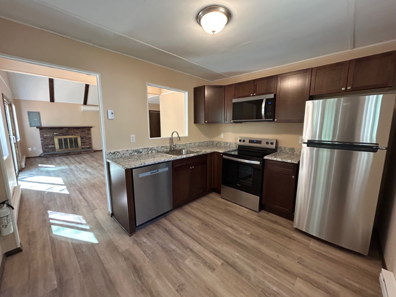 224 Maple Ridge Dr - Photo 2 of 17