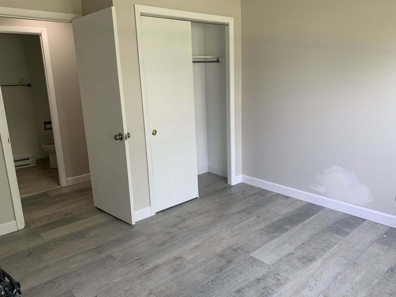 650 North May - Photo 2 of 9