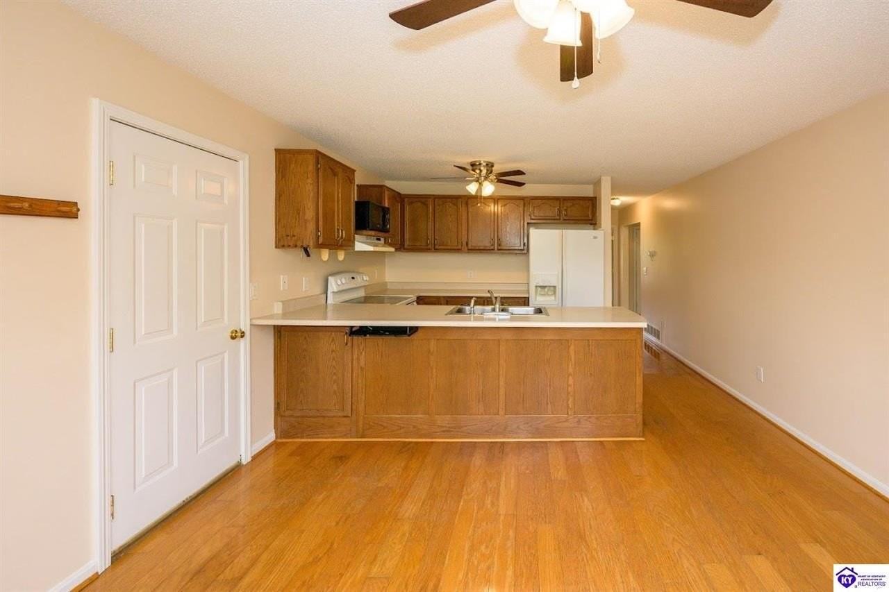 806 Edgebrook Dr - Photo 4 of 13