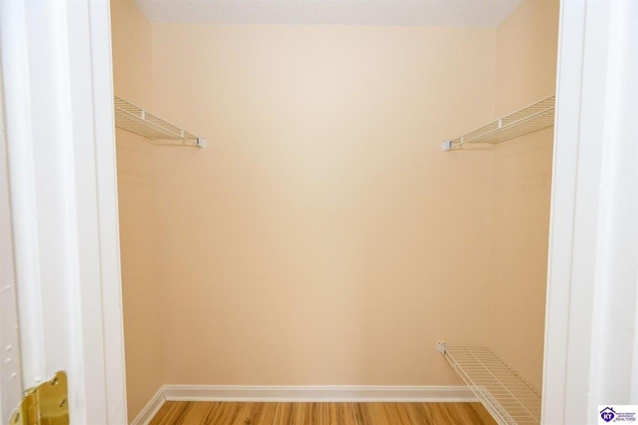 806 Edgebrook Dr - Photo 6 of 13