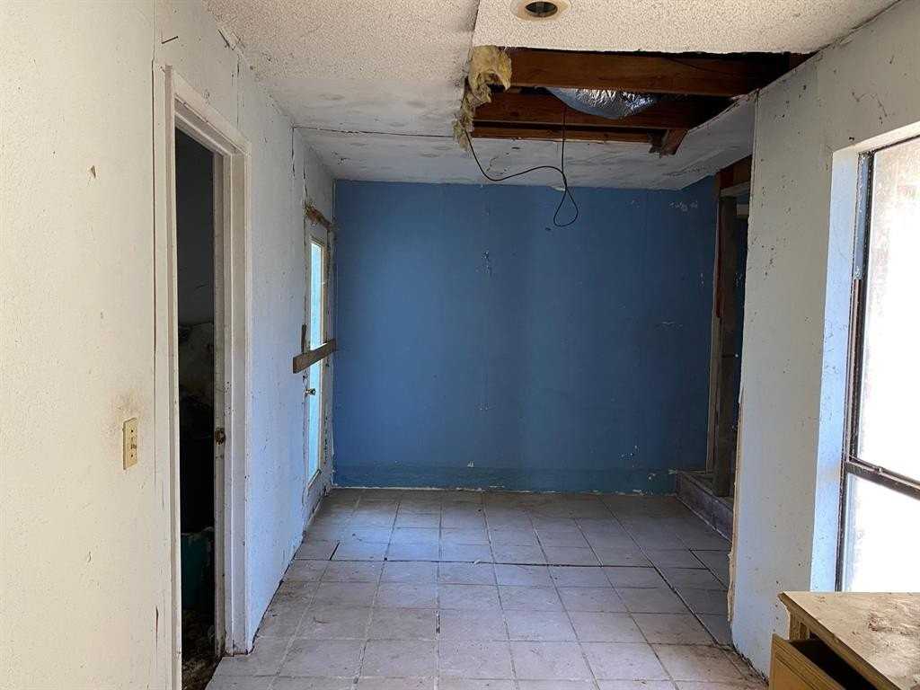 207 County Road 1739 - Photo 7 of 15