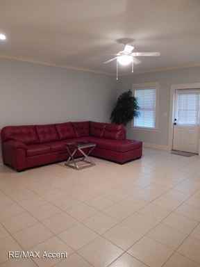 231 Oyster Point Dr - Photo 2 of 15