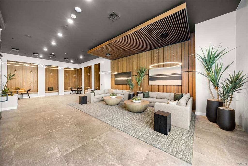 1301 Rivington - Photo 3 of 8