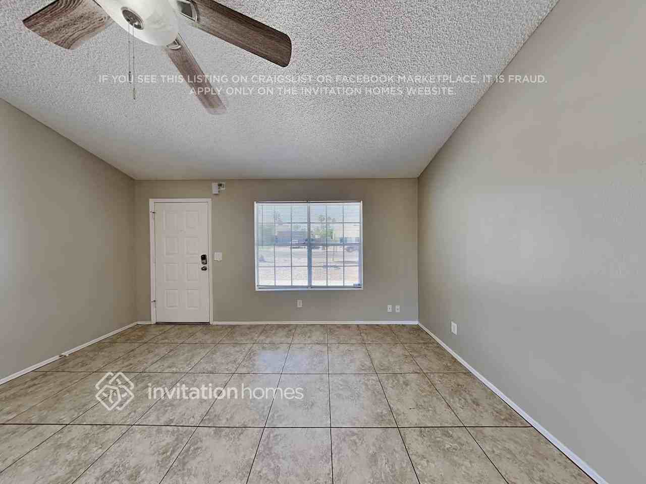 1102 E Utopia Rd - Photo 4 of 18