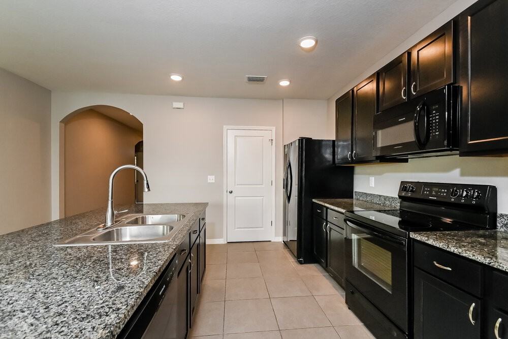 5015 Willow Preserve Way - Photo 6 of 16