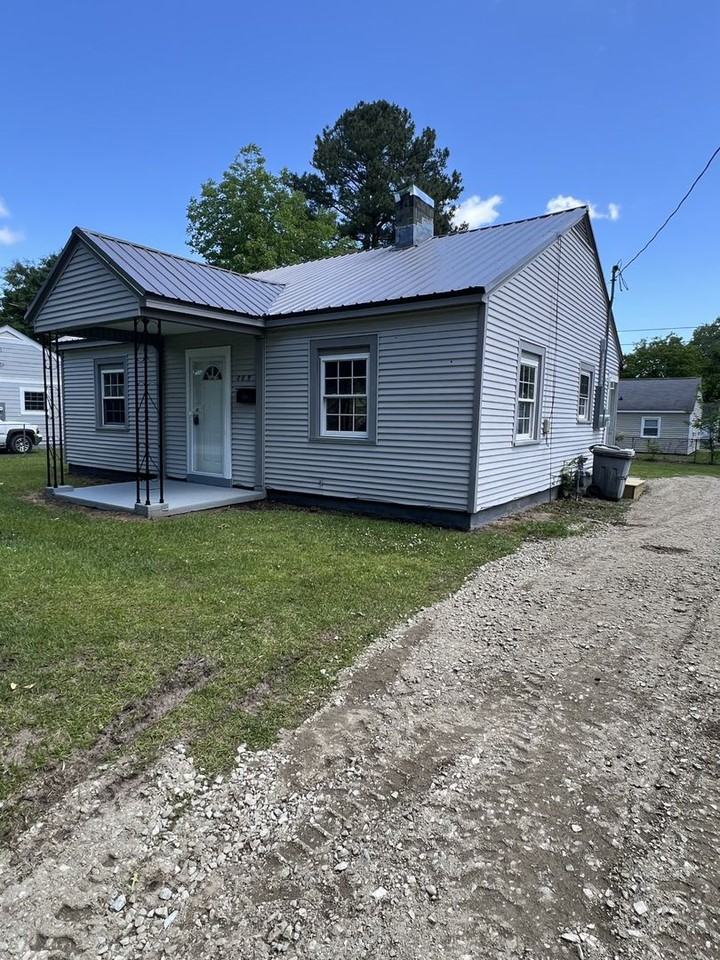 309 Georgia Ave - Photo 2 of 10