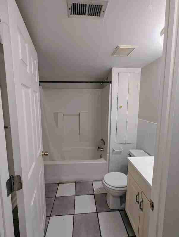 820 W Georgia St - Photo 6 of 10