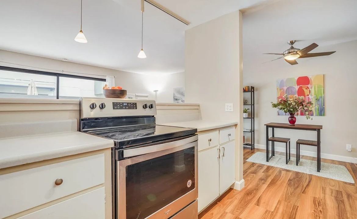 5 Embarcadero W - Photo 3 of 11