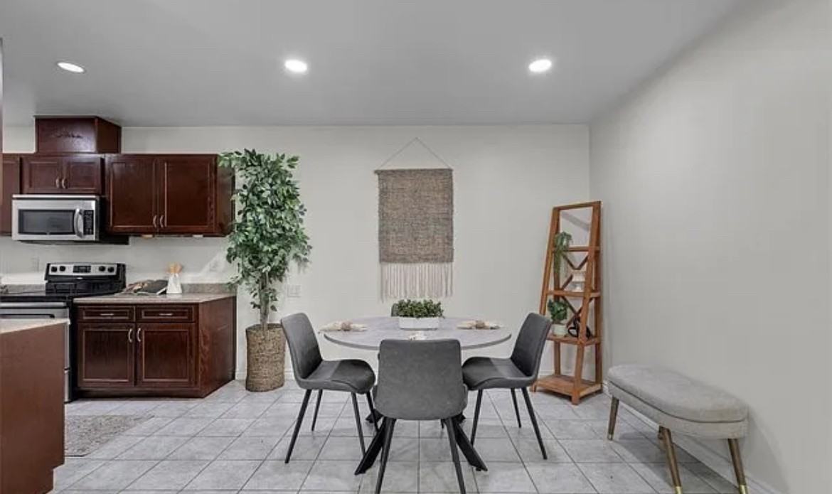 314 S Miraleste Dr - Photo 3 of 7