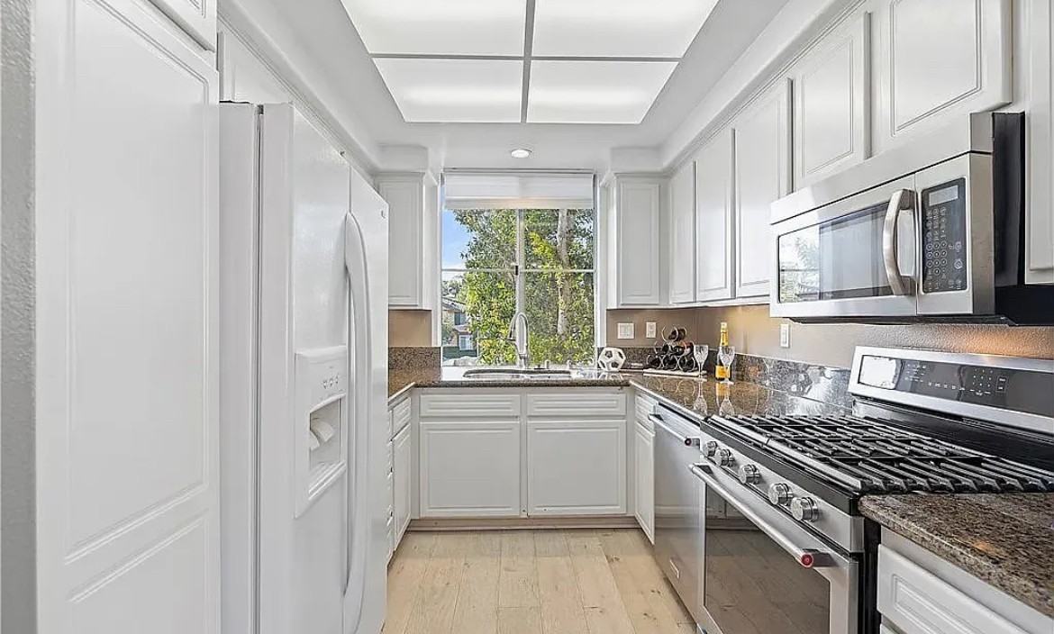 1307 Solvay Aisle - Photo 3 of 9