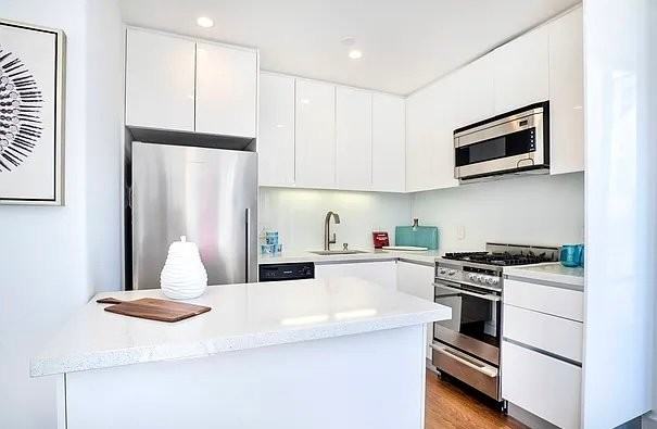 148 E 24Th St - Photo 3 of 11