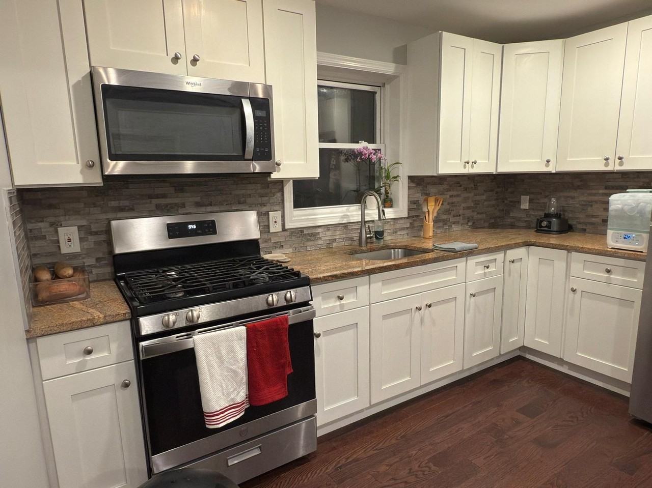 140 Carlisle Ave #1 - Photo 2 of 10