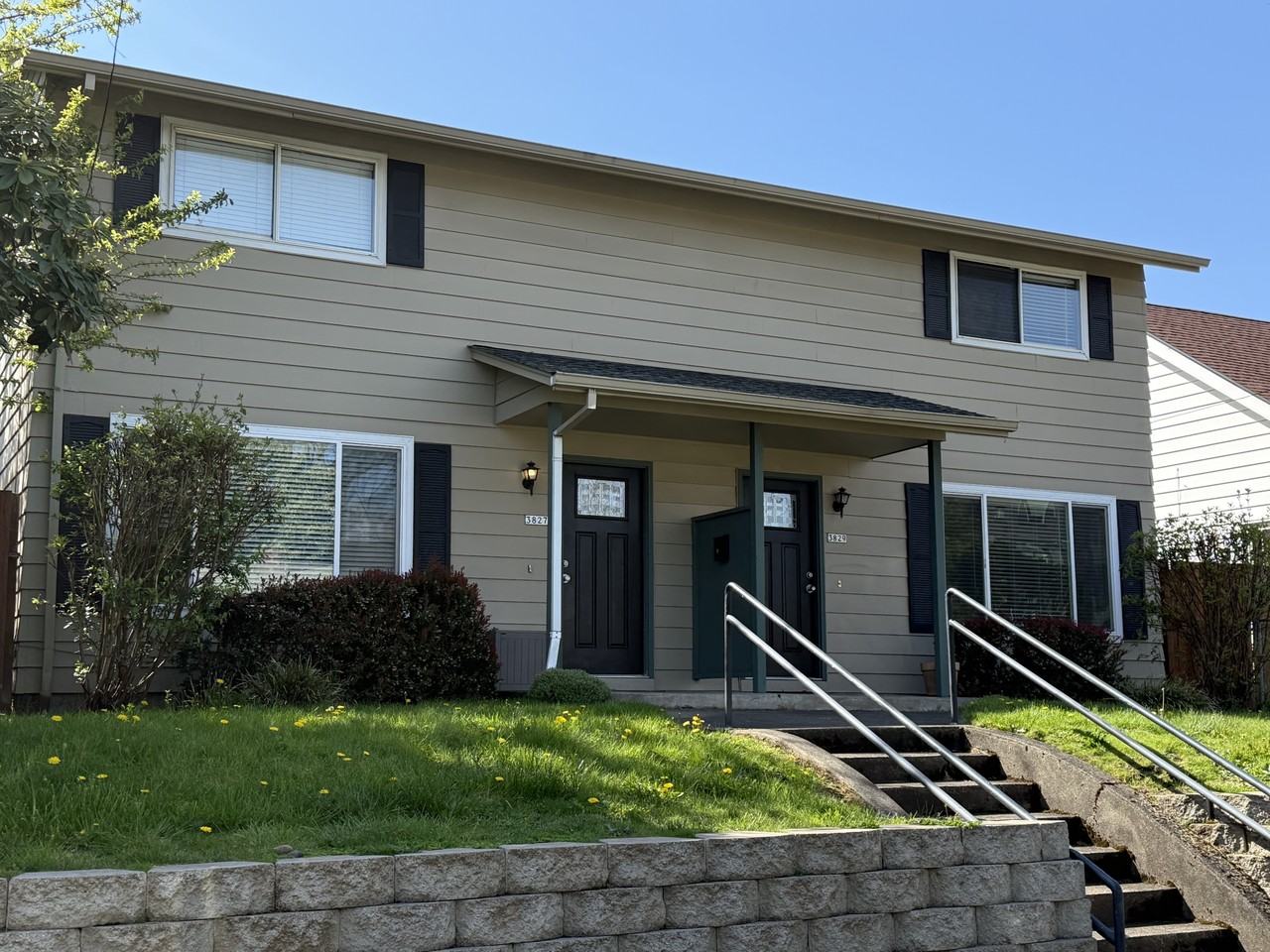 3827 N Vancouver Ave #3827 - Photo 2 of 25