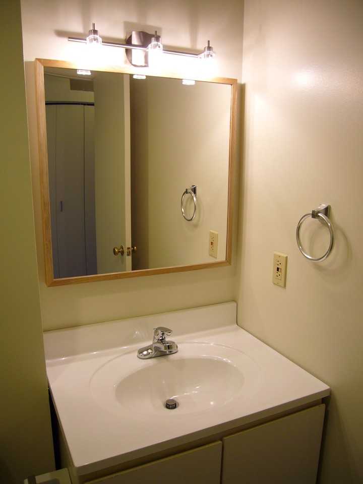 03 - 323 S 12th St - Photo 3 of 11