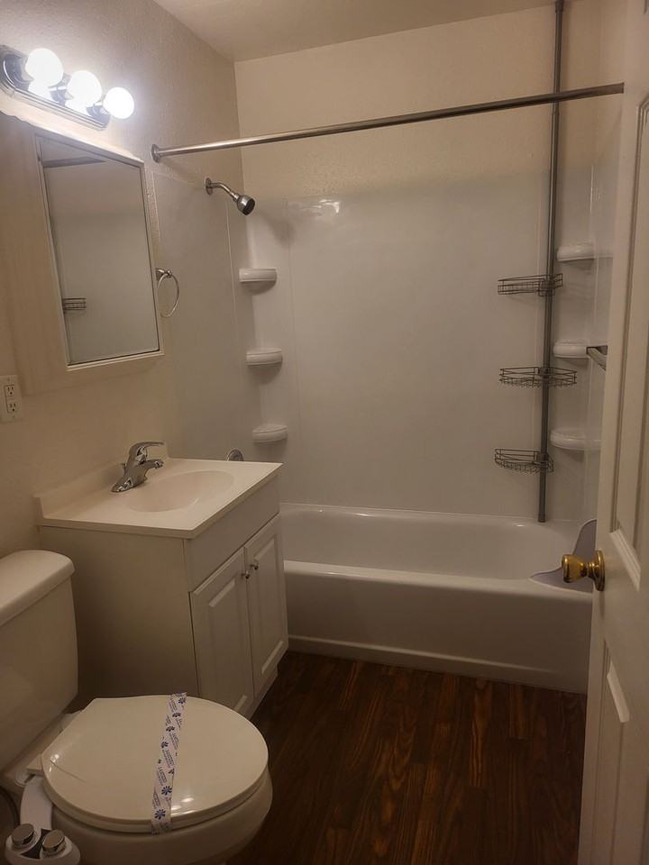 West Seventh Street Apartments - Photo 6 of 21