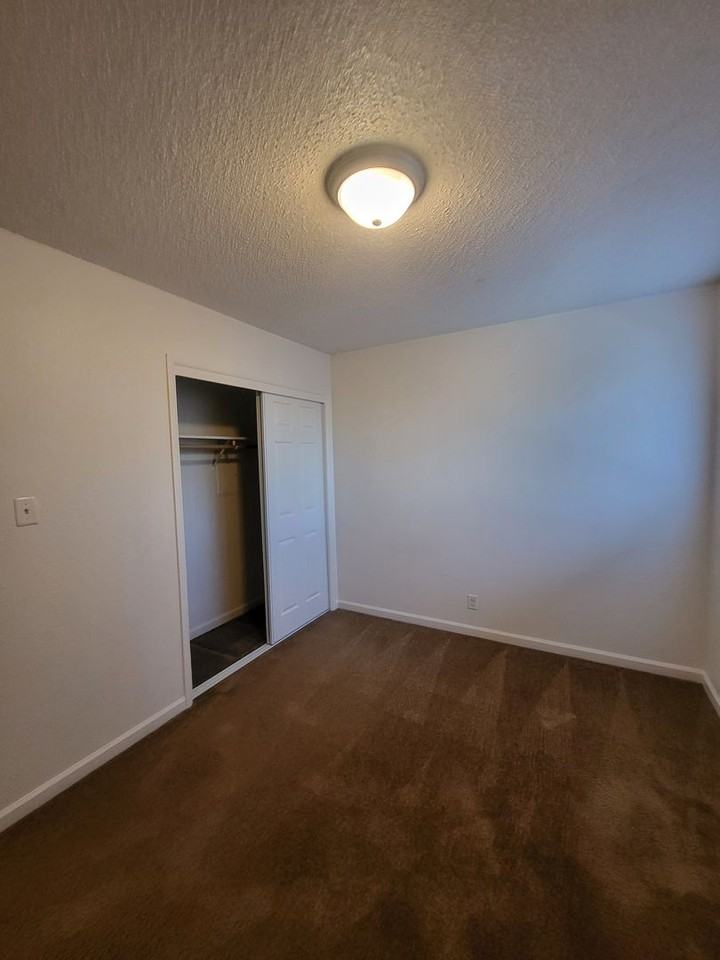 West Seventh Street Apartments - Photo 7 of 21