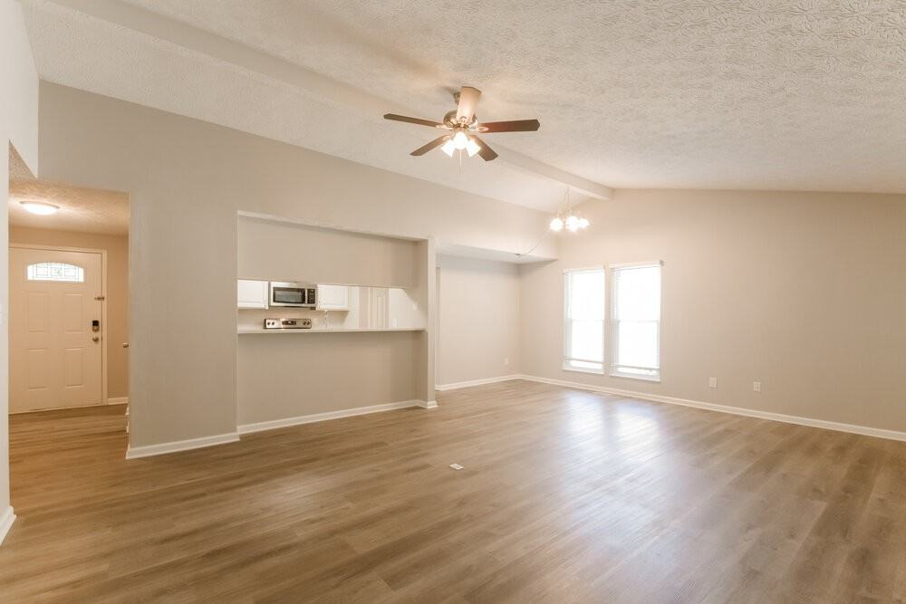 4419 Deerview Ct - Photo 4 of 16