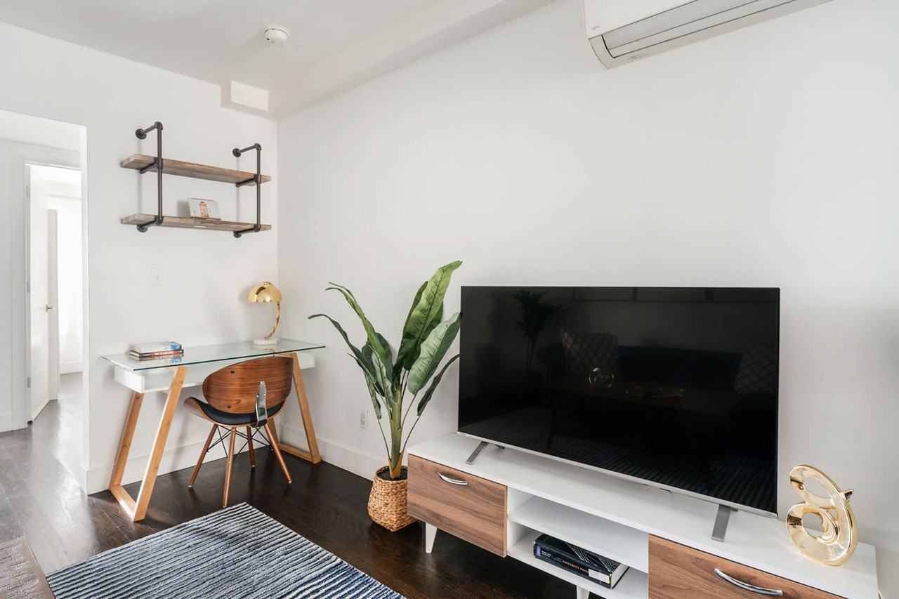 359 West 39th Street #1021984P - Photo 3 of 25