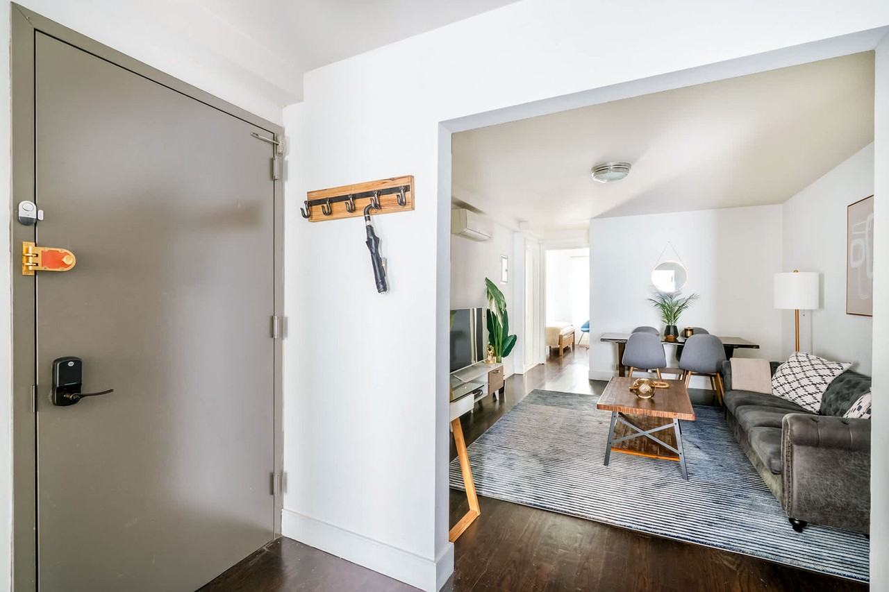 359 West 39th Street #1021984P - Photo 4 of 25