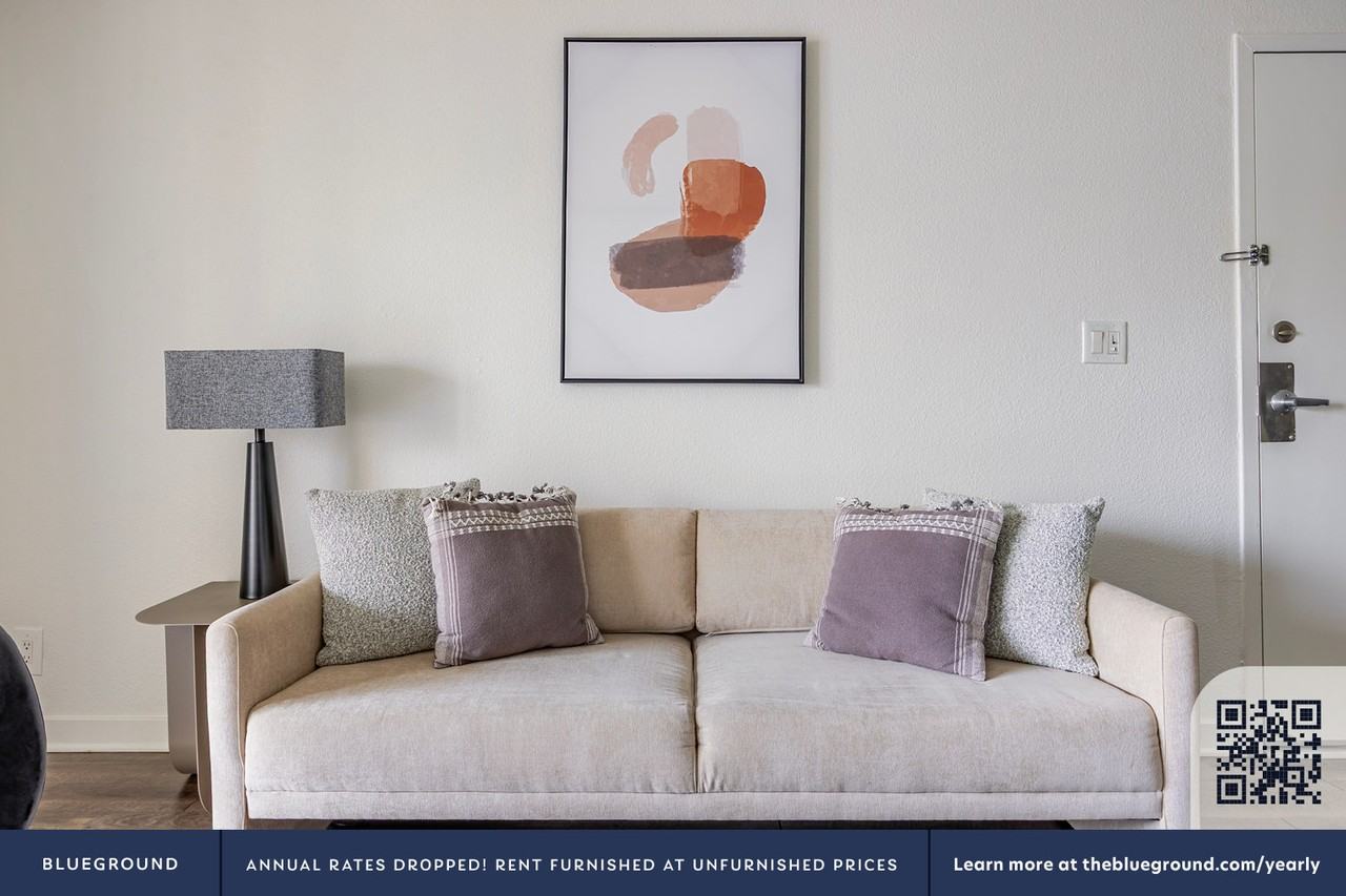 7230 Franklin Ave #1355 - Photo 3 of 28