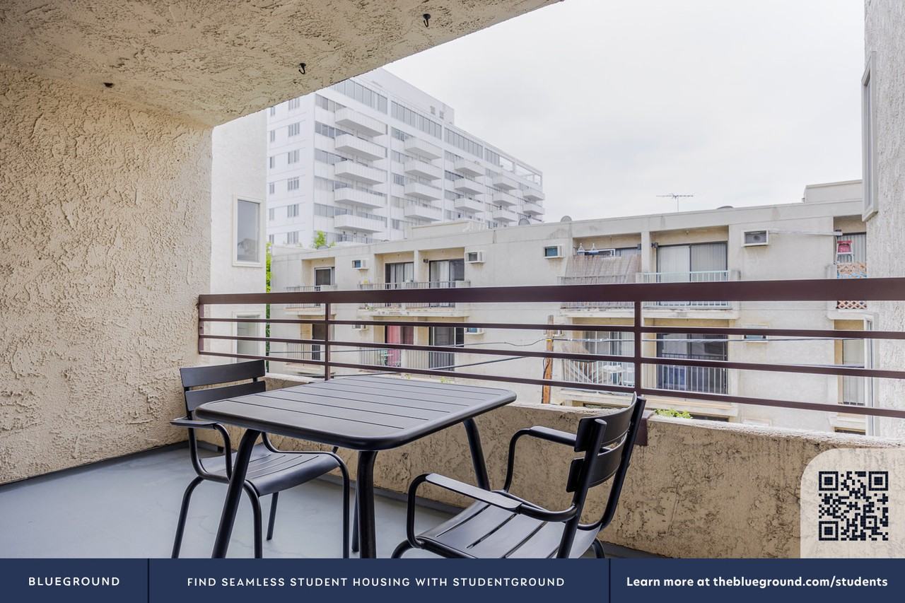 7230 Franklin Ave #1355 - Photo 6 of 28