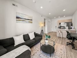 featured image of 2400 E Huntingdon St