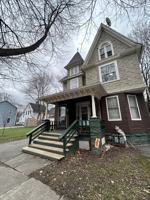 featured image of 131 Baldwin St #UP