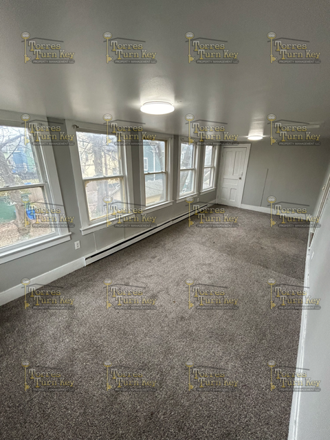 131 Baldwin St #UP - Photo 4 of 8