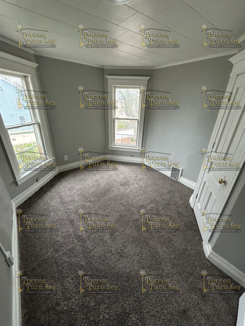 131 Baldwin St #UP - Photo 2 of 8