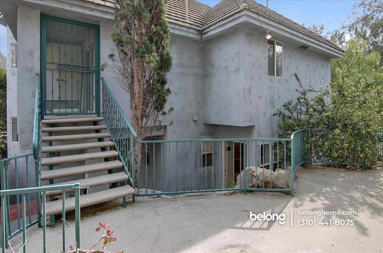 8527 Wonderland Ave - Photo 7 of 50