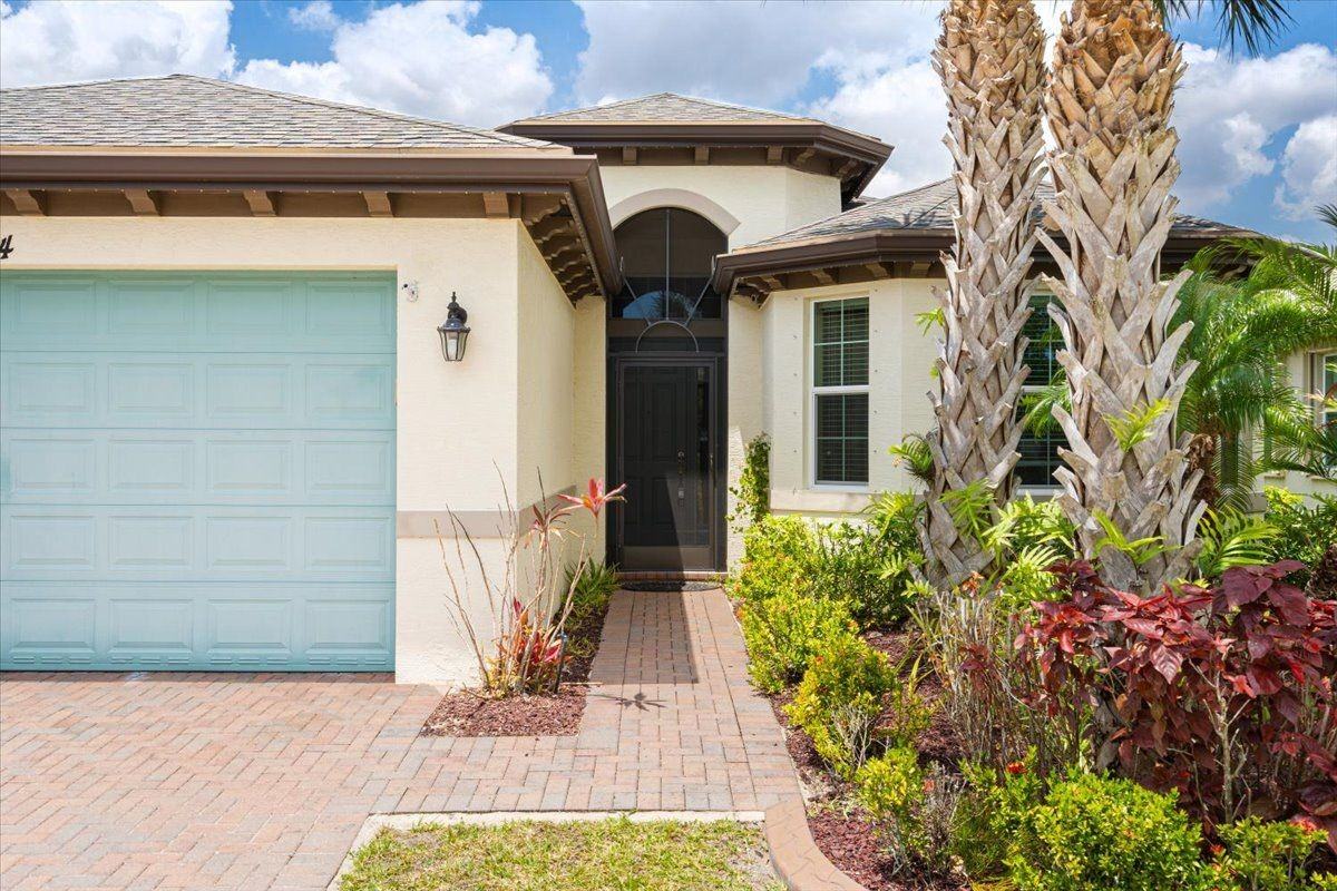 12054 Sw Bennington Cir - Photo 2 of 25